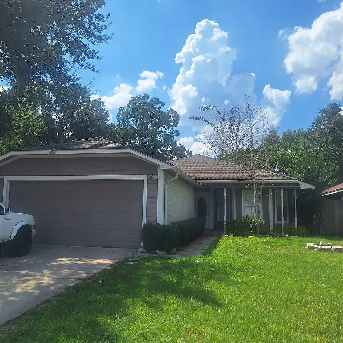 3 bed, 2.0 bath, 1298 sqft, $1,750 — Photo 1
