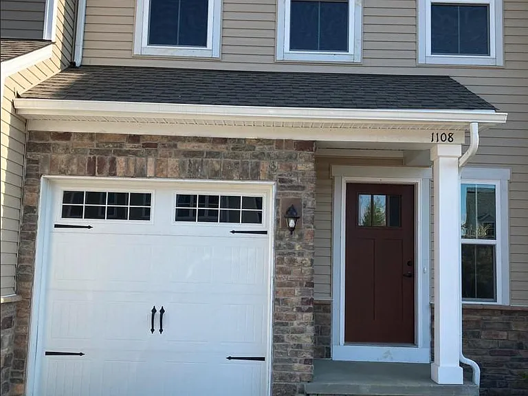 1108 Meadow Run — Photo 1