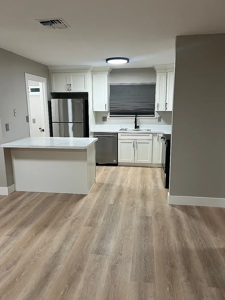 3 bed, 1354 sqft, $2,500 — Photo 1