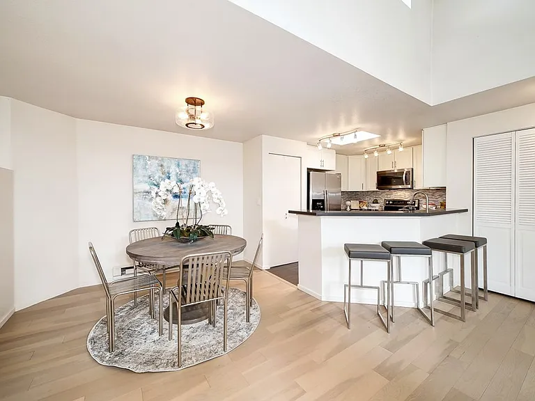 424 102nd Ave SE #308 — Photo 9