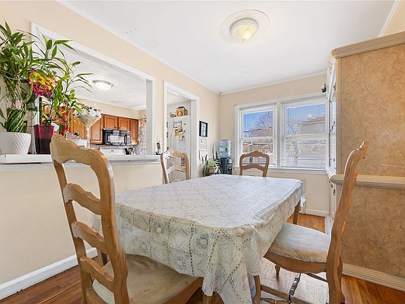 3rd image of 338 Cambridge Ave