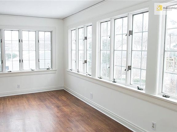 4th image of 5562 Crestwood Dr