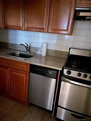 2nd image of 333 E 81st St #Penthouse