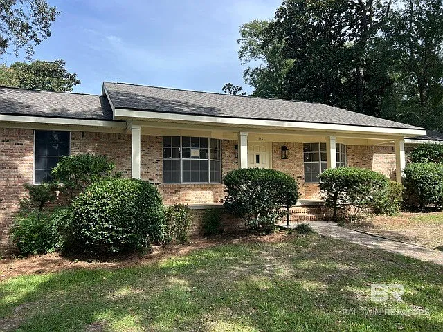 3 bed, 2.5 bath, 2065 sqft, $3,400 — Photo 1