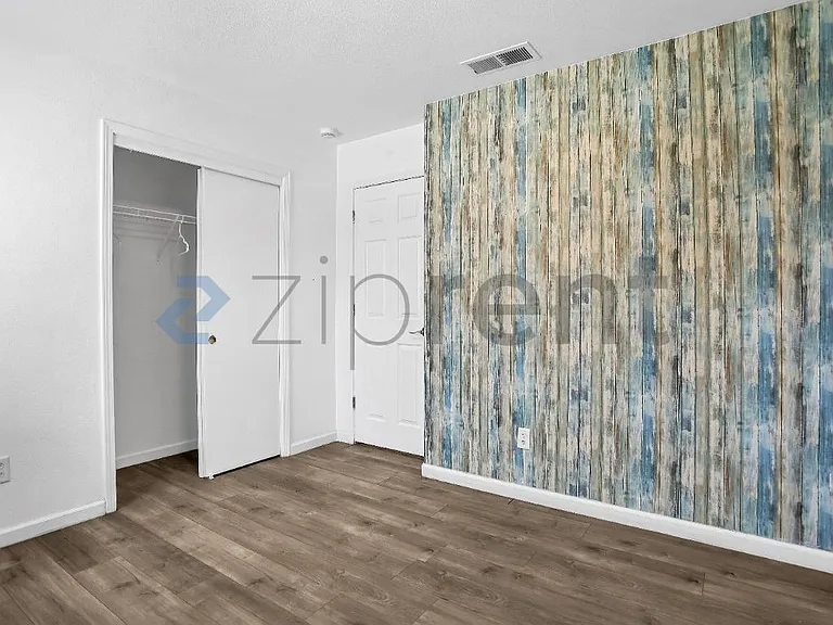 2437 N Tracy Ave — Photo 21