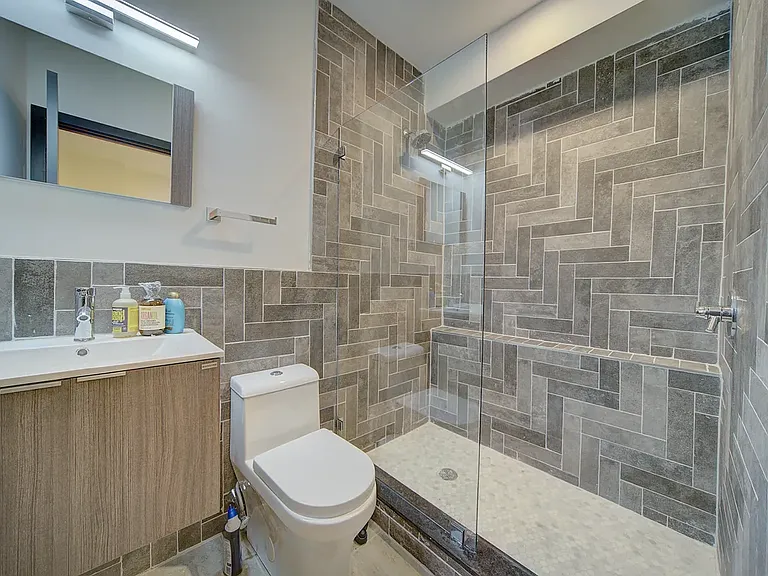 44 N 40th St #C — Photo 7