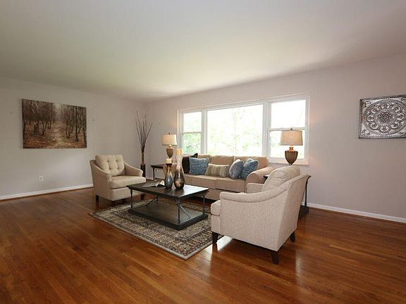 3rd image of 7445 Baywind Dr
