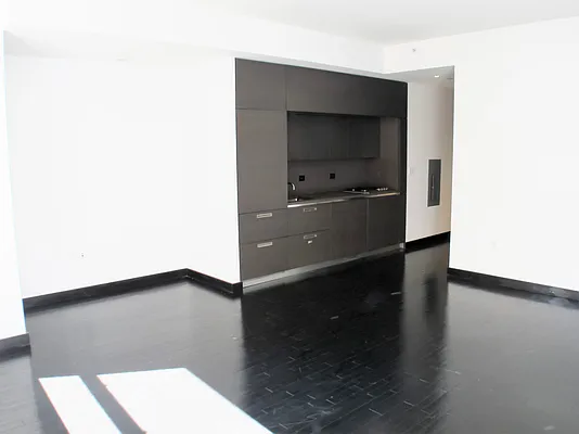 Sold by Manhattan Network Inc. | media 4