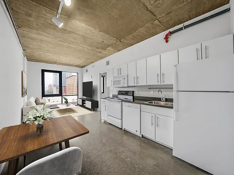The Hub on Chestnut Street — Photo 15