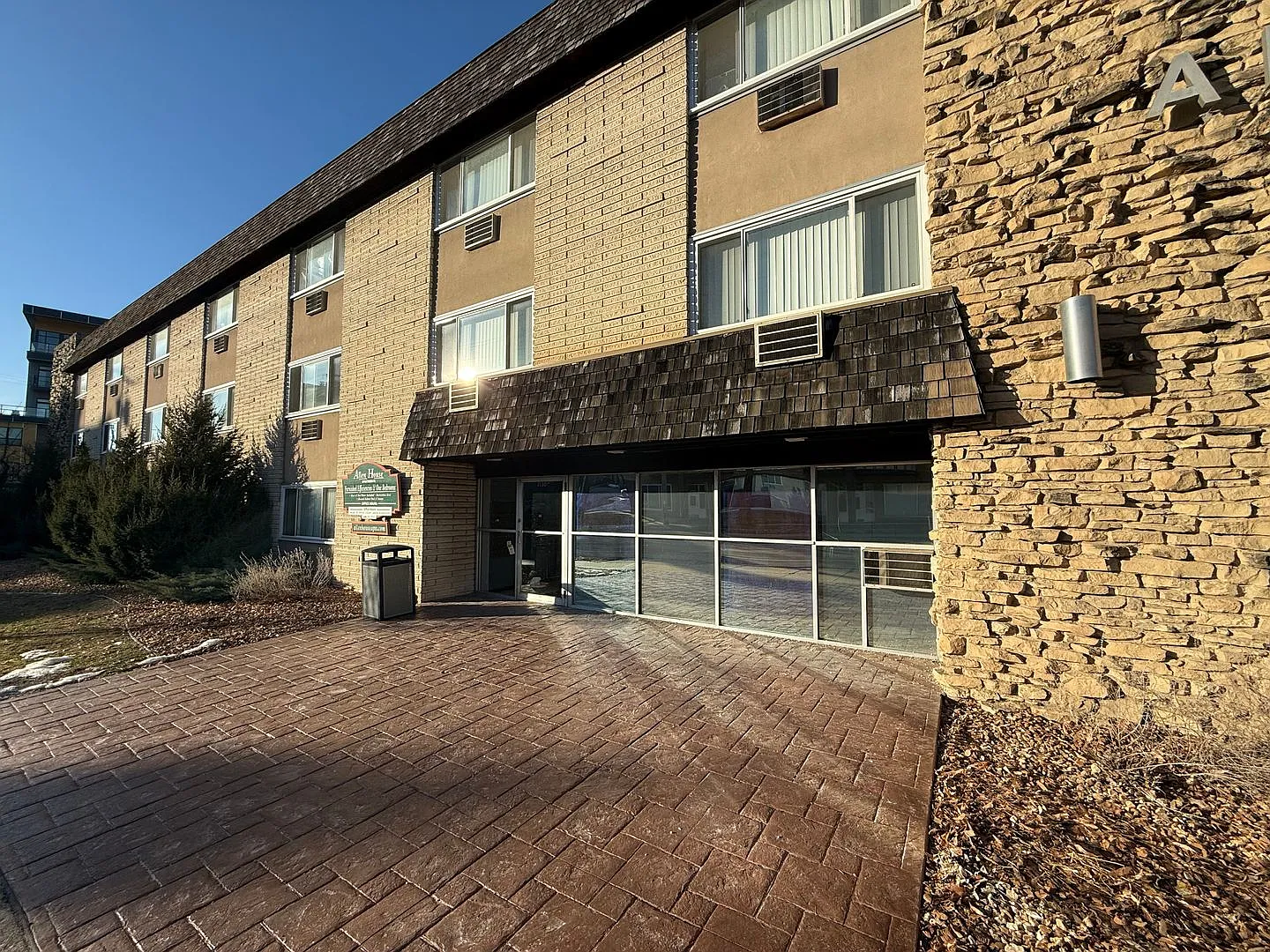 Allen House Apartments — Photo 1