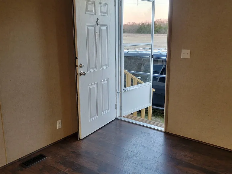 1054 Country Ct — Photo 31