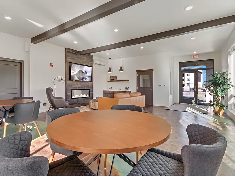 River Falls Apartments — Photo 8