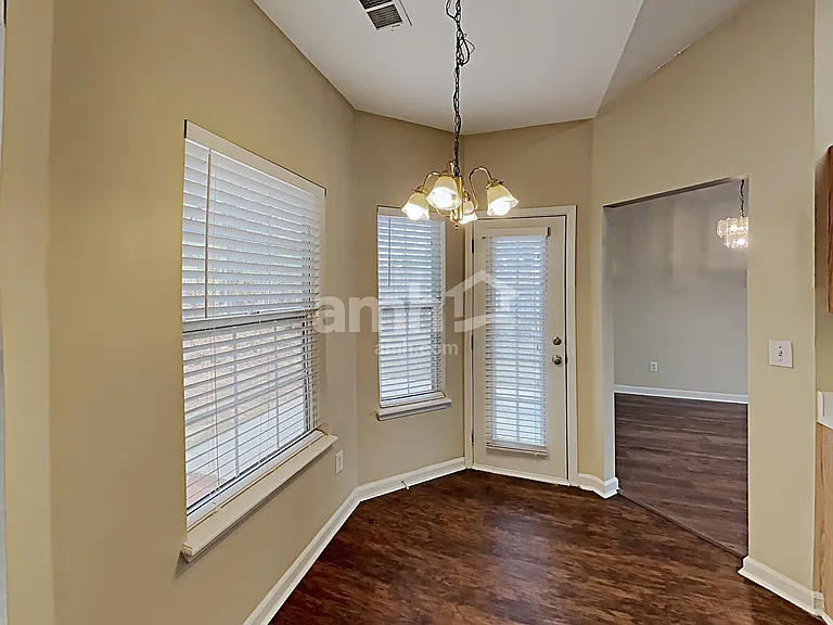4865 Lake Park Ln — Photo 6