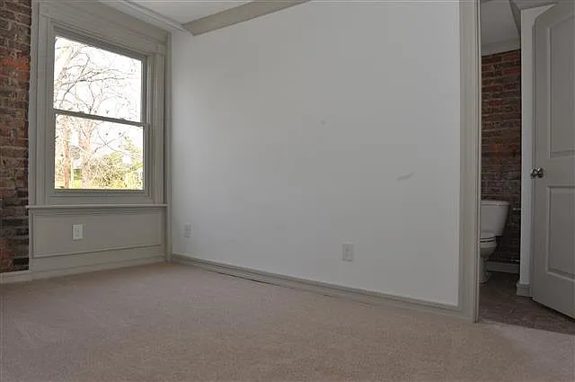916 W Trinity Ave — Photo 10
