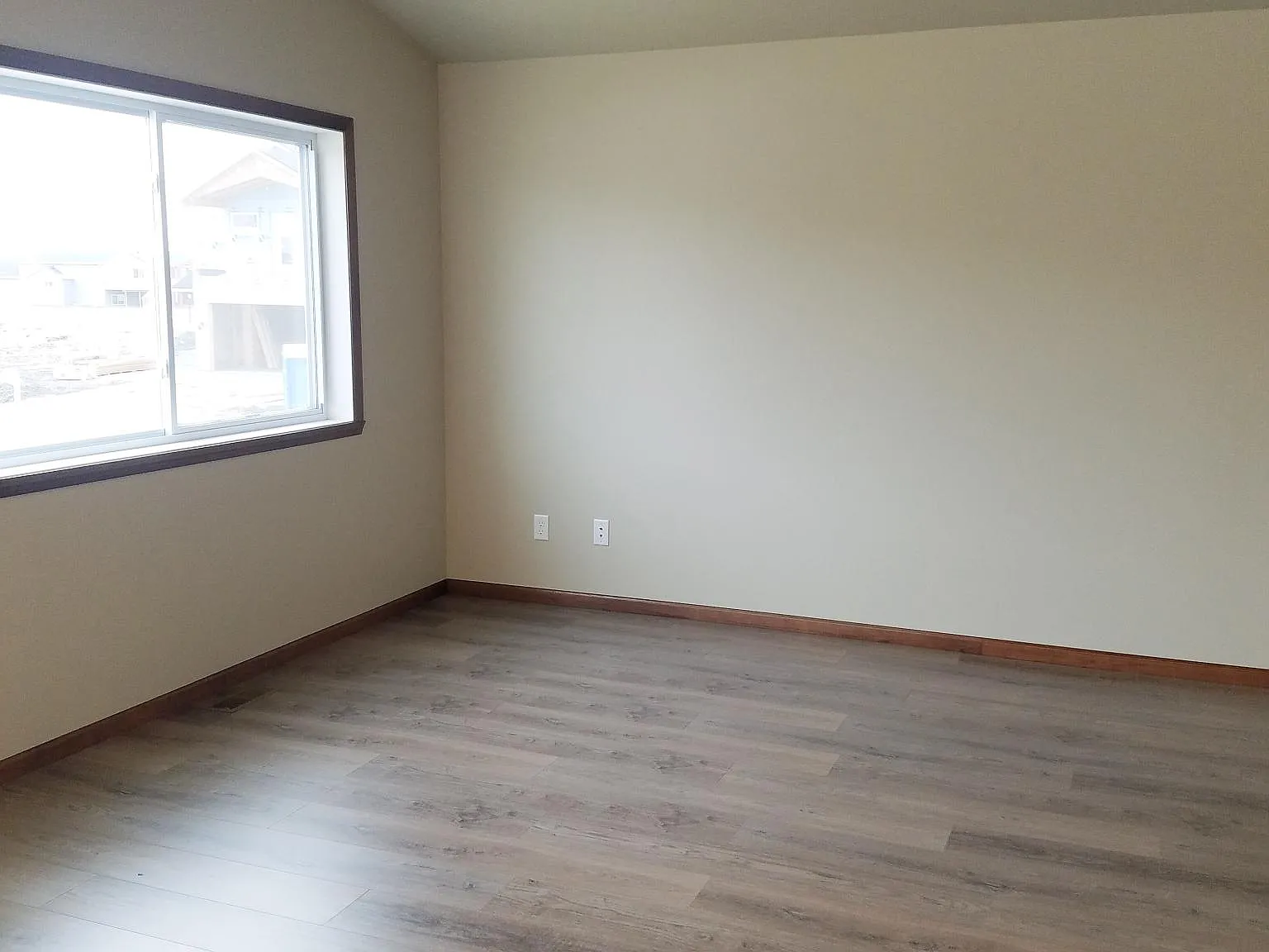 3 bed, 1790 sqft, $2,150 — Photo 4