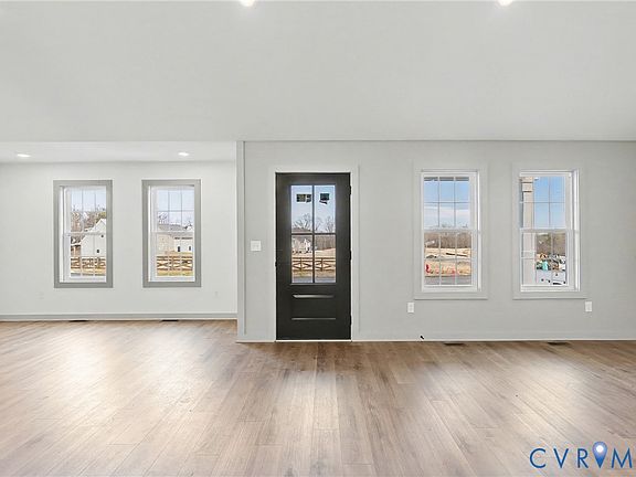 3rd image of 205 Zion Dr