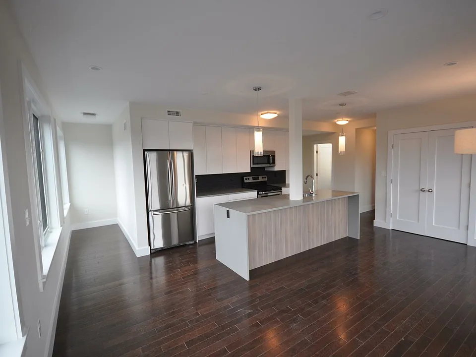 659 Massachusetts Ave #8