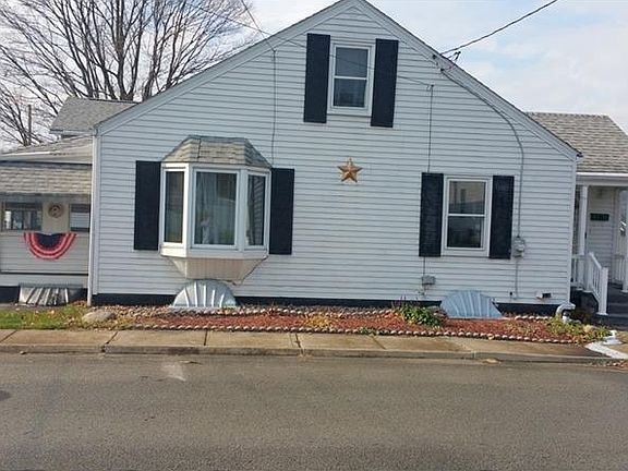 4th image of 40 Center St