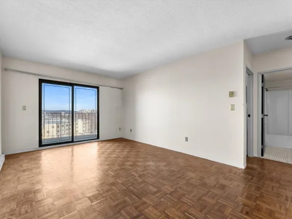 2353 Massachusetts Ave APT 73, Cambridge, MA 02140