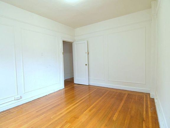 4th image of 835 W 176th St APT 4D