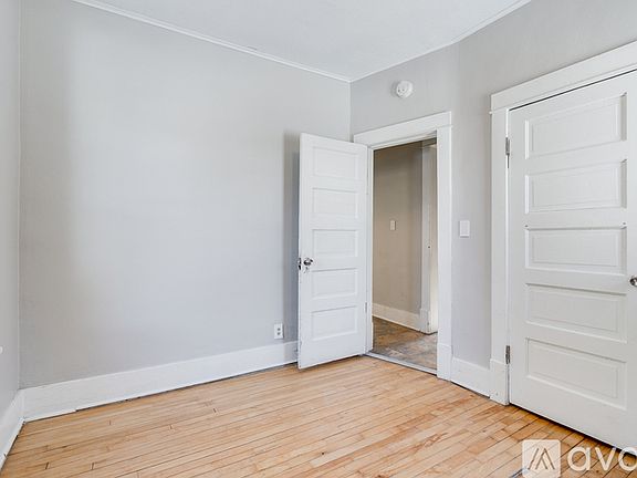 4th image of 1105 23rd Ave SE #1