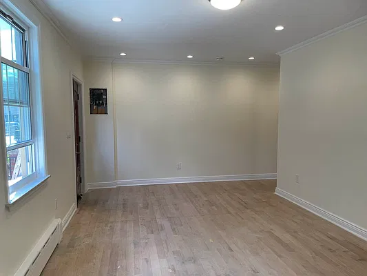 Rented by Signature Spaces NYC Corp | media 22