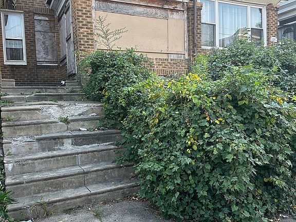 2nd image of 1028 W Olney Ave