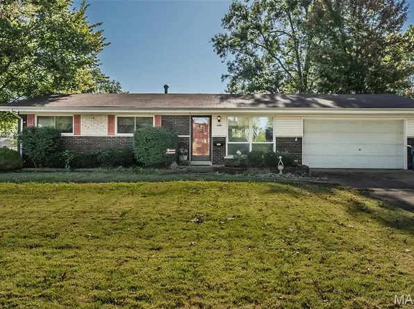 2420 Canter Way, Saint Louis, MO 63114