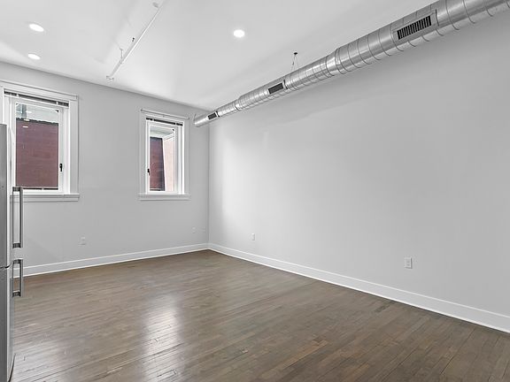 5th image of 132 Temple St Unit 305