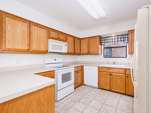 4th image of 215 Wills Way