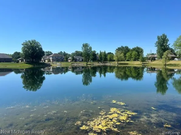 27146 Clear Lake Dr, Chesterfield, MI 48051