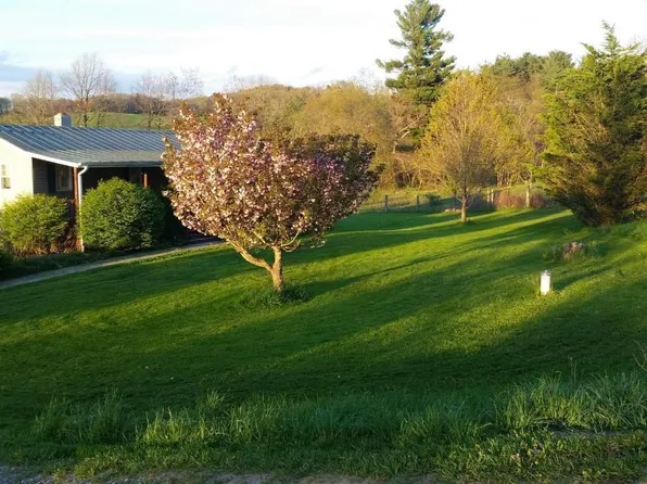 10949 Rocky Rd, Bent Mountain, VA 24059