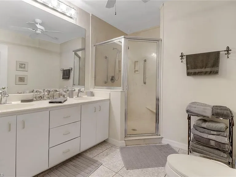 562 Goldcoast Ct — Photo 12