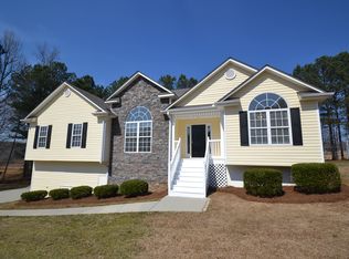 4031 Robindale Dr, Douglasville, GA 30135