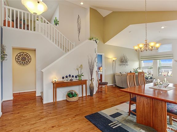 2nd image of 7123 James Pl SE