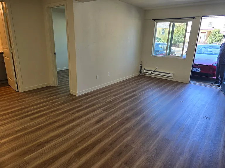219 Armour Ave — Photo 3