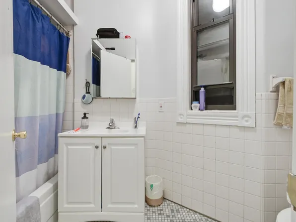 570 Jersey Avenue image 7 of 37