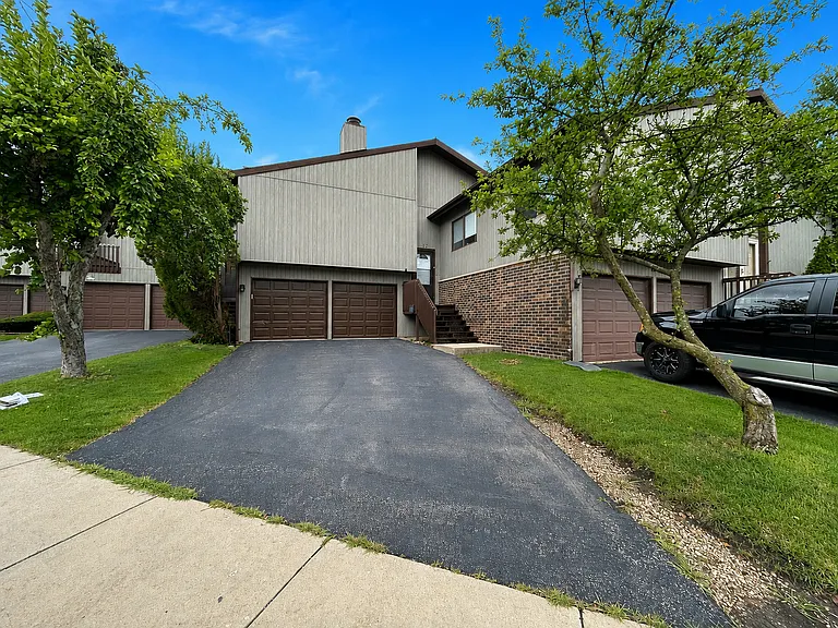 56 Century Dr — Photo 4