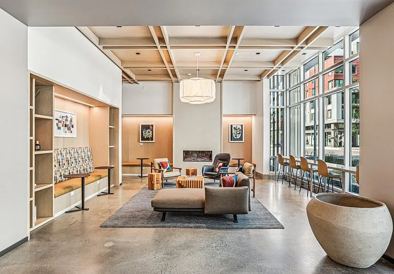 Link Apartments Four12 — Photo 15