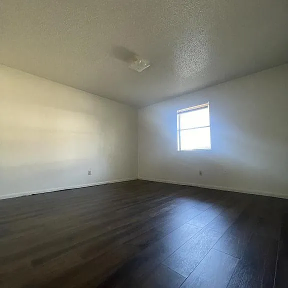 1208 Urbantke Ct #6 — Photo 3