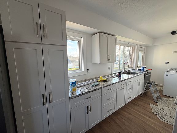 5th image of 48 S Alvasia St