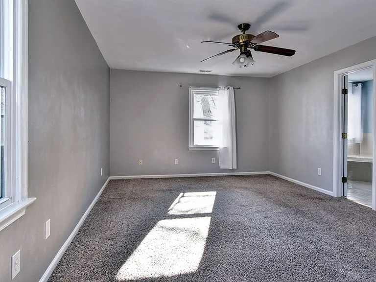 802 Marquette Ct — Photo 19