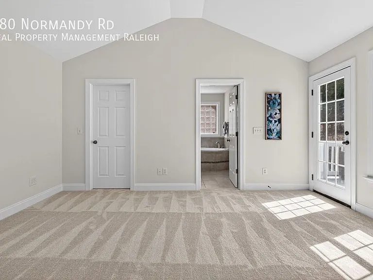 180 Normandy Rd — Photo 58