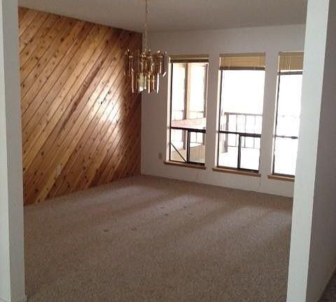 4th image of 5258 Hilltop Dr