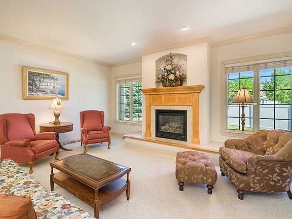 4th image of 4305 Huckleberry Ln S