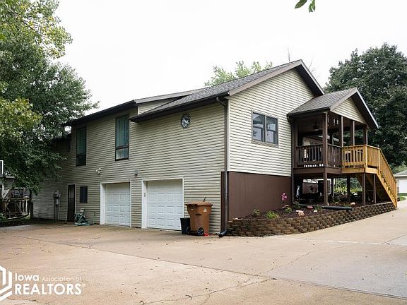 3rd image of 108 Hickory Ln