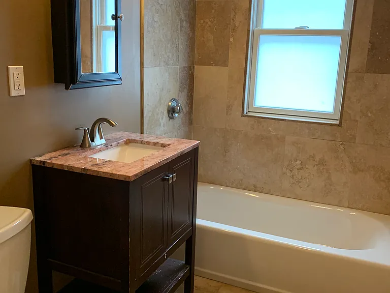 180 Franklin St #1 — Photo 16