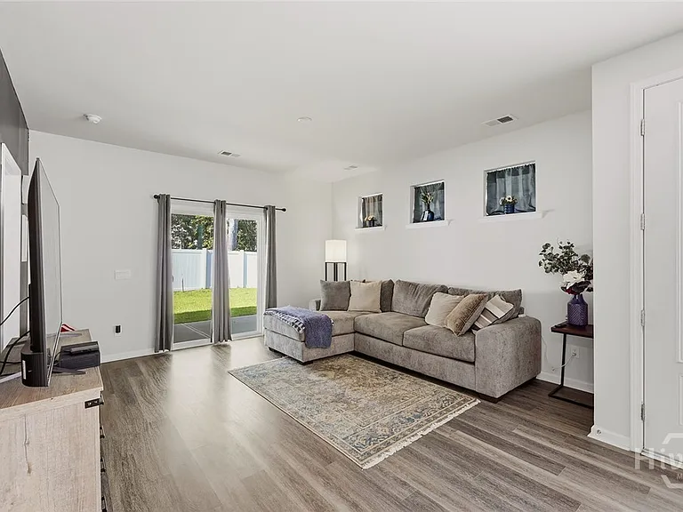 152 Holloway Hl — Photo 11