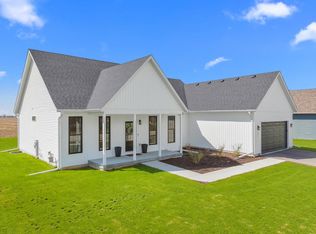 501 Fairview Dr, Walworth, WI 53184