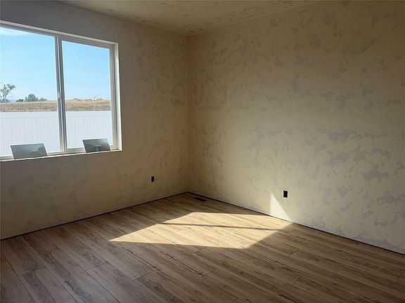 3rd image of 228 Northridge Way